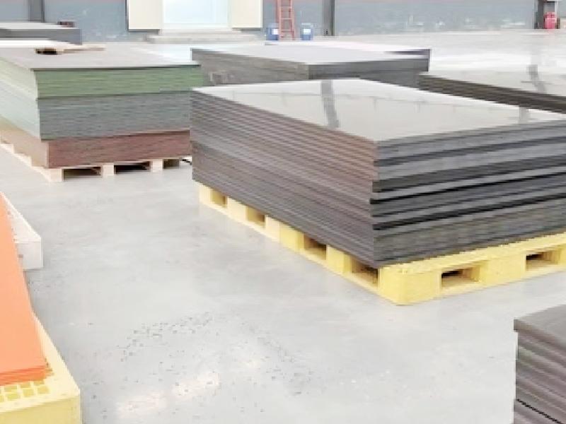 Ultra-high molecular weight polyethylene sheet
